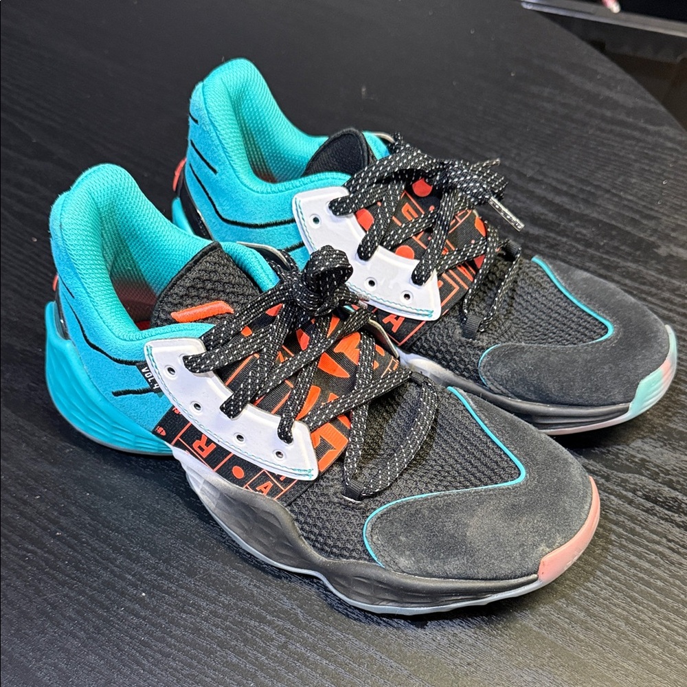 Nike Athletic Shoes in Black and Teal with Red Accents